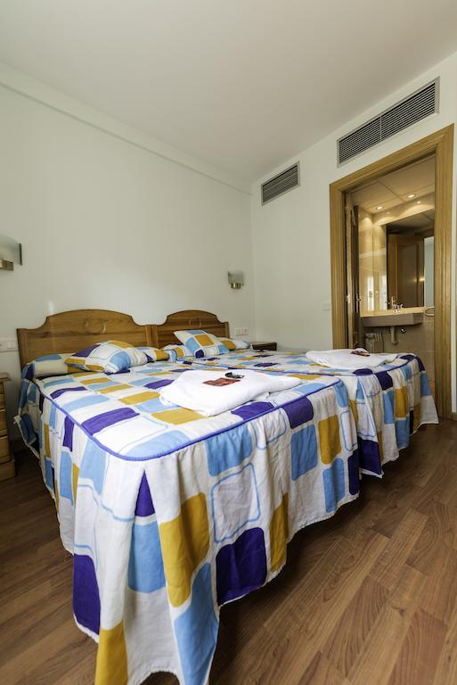 Hostal Restaurante La Pineda El Barco de Ávila Chambre photo